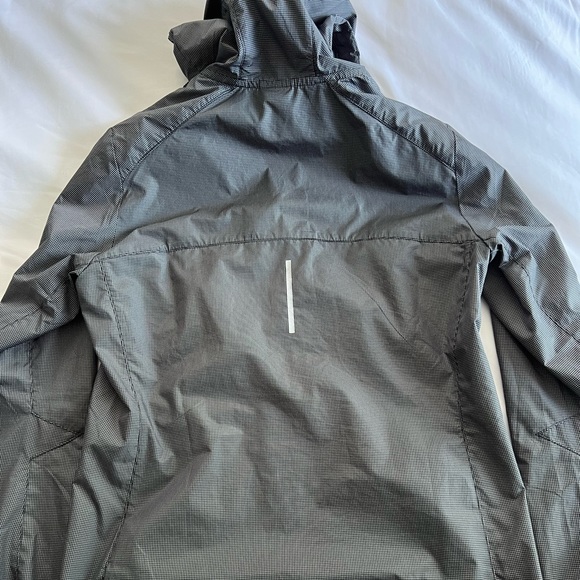 Nike wind running jacket - Picture 3 of 6
